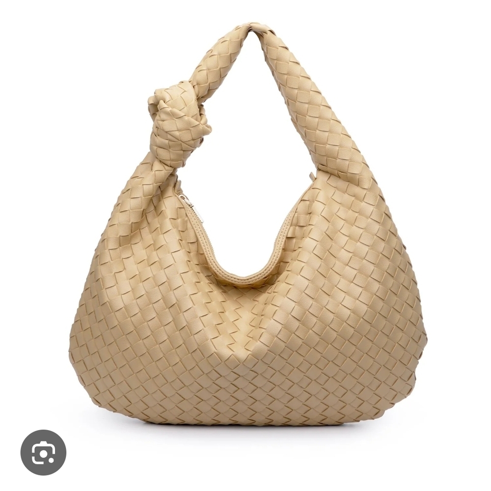 NY & CO Elegant Tan Woven Hobo Bag New.